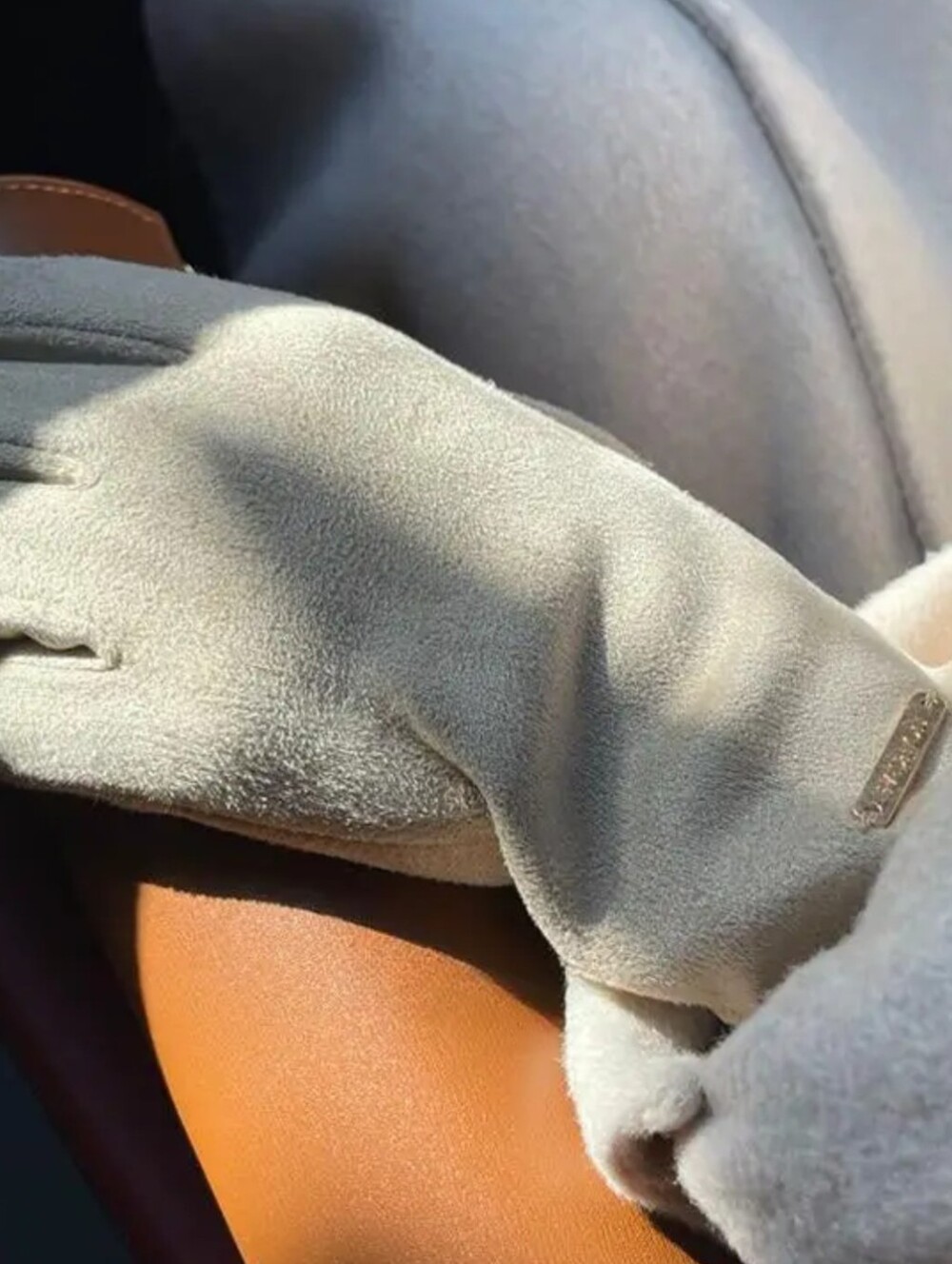 NWT The Softest Gloves Ever
